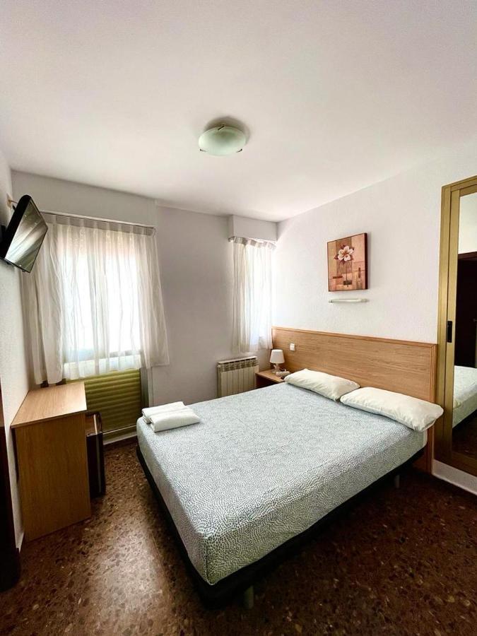 Hostal Milmarcos Zaragoza Exterior photo
