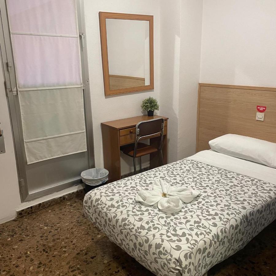 Hostal Milmarcos Zaragoza Exterior photo