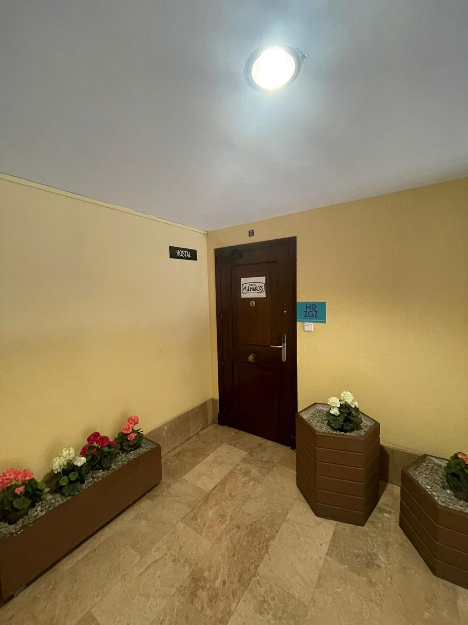 Hostal Milmarcos Zaragoza Exterior photo