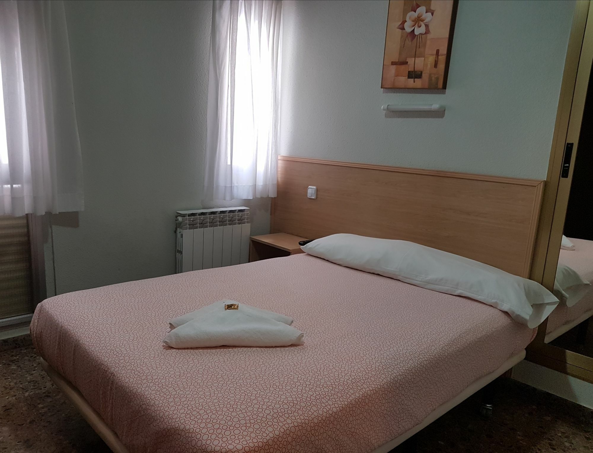 Hostal Milmarcos Zaragoza Exterior photo